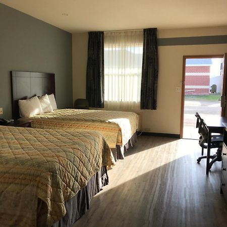 Big Lake Inn And Suites Екстер'єр фото