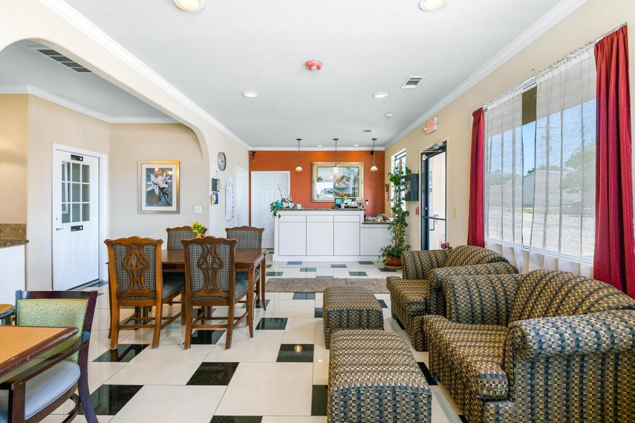 Big Lake Inn And Suites Екстер'єр фото
