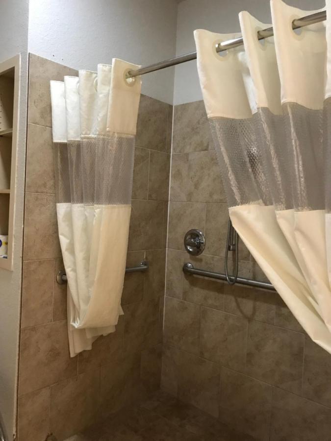 Big Lake Inn And Suites Екстер'єр фото