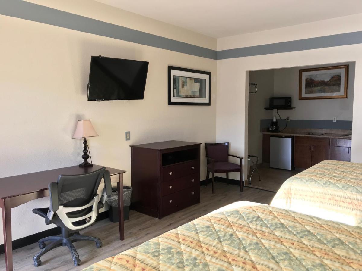 Big Lake Inn And Suites Екстер'єр фото